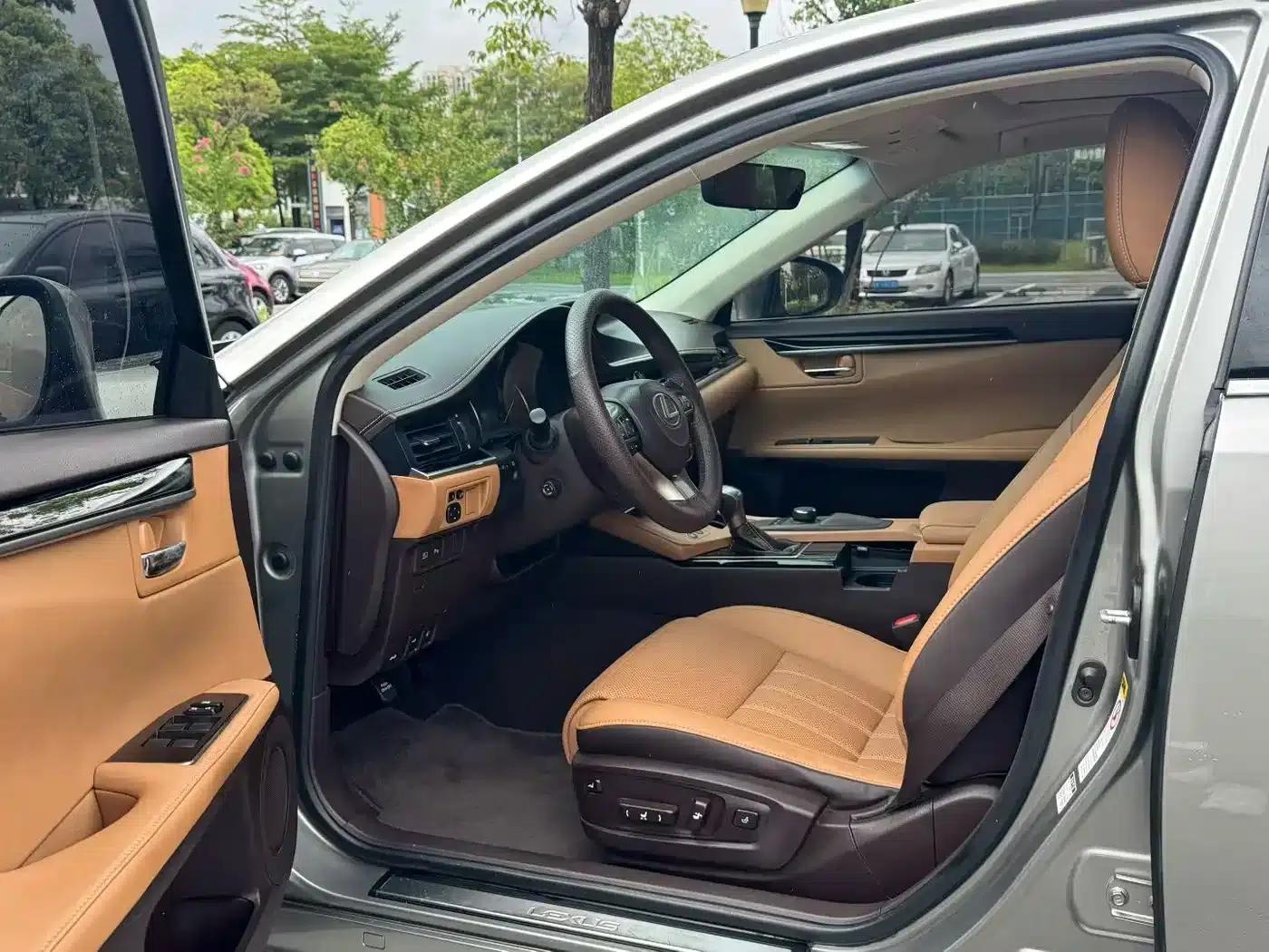 Lexus ES 2015 300h Comfort Edition — миниатюра 6