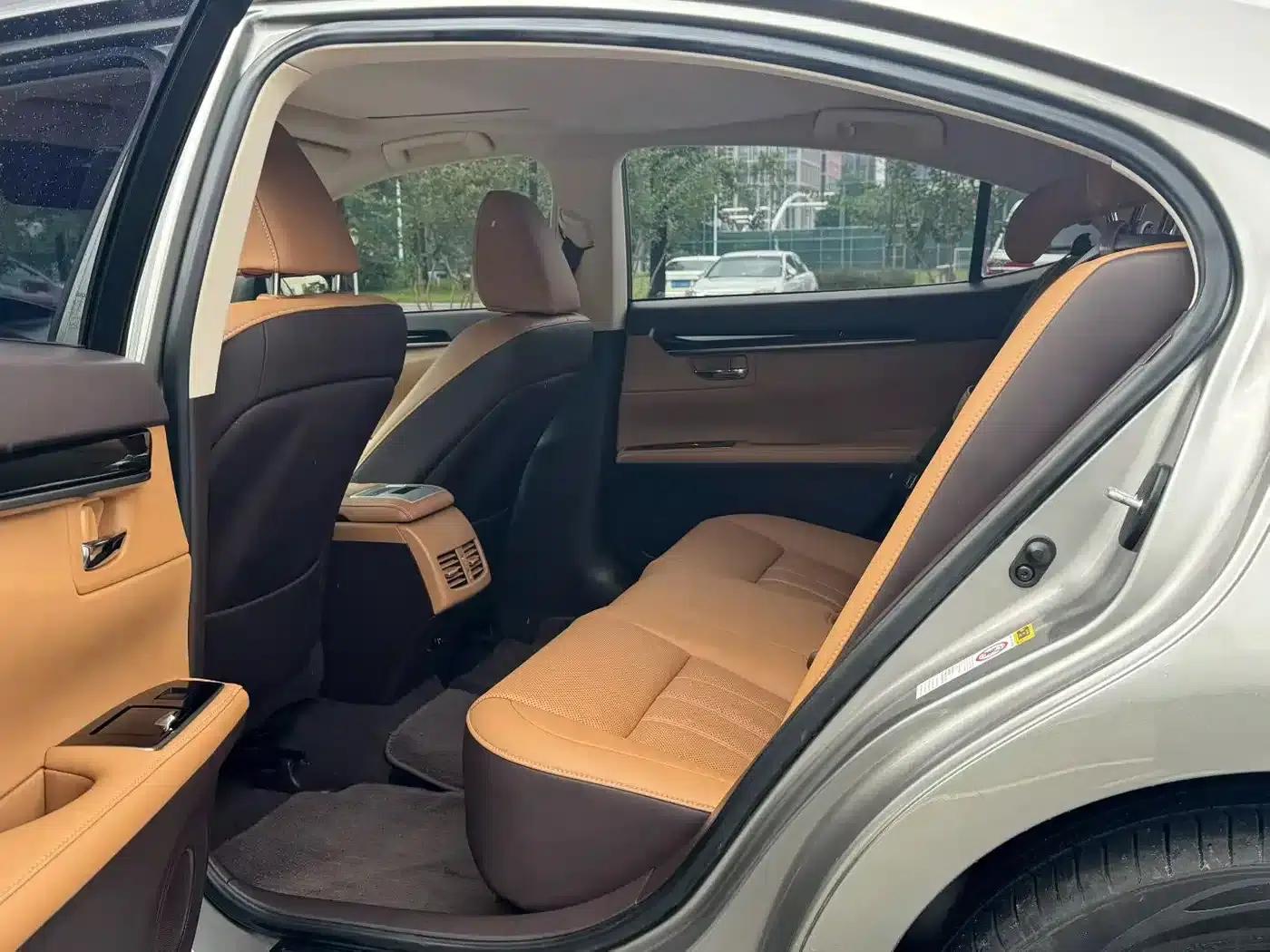 Lexus ES 2015 300h Comfort Edition — миниатюра 7