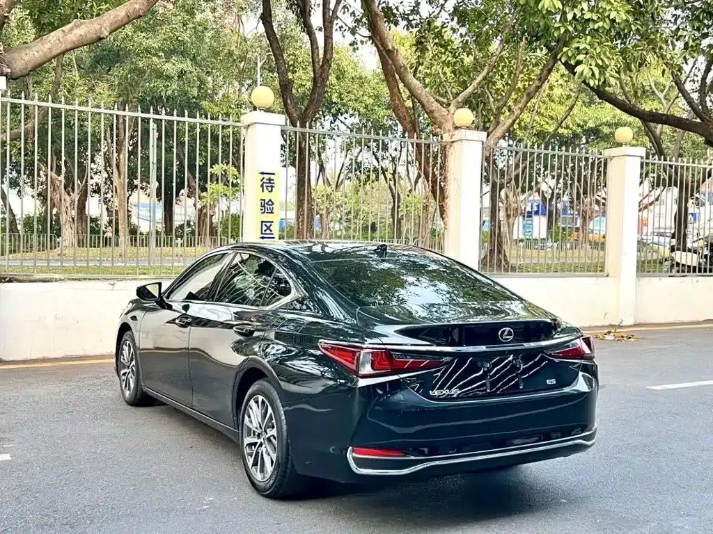 Lexus ES 2023 200 Premium Edition — миниатюра 9