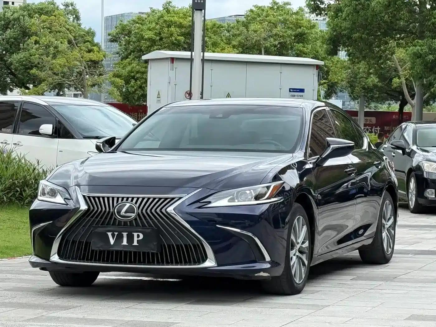 Lexus ES 2021 Model 200 Premium Edition — миниатюра 1