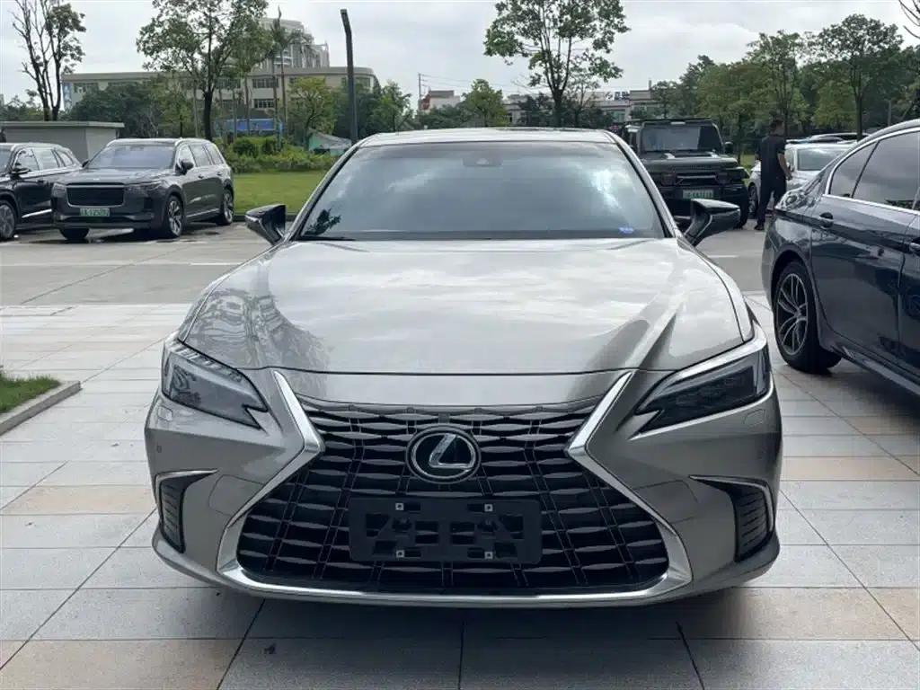 Lexus ES 2025 200 Premium Edition — миниатюра 2