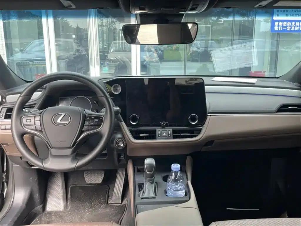 Lexus ES 2025 200 Premium Edition — миниатюра 5