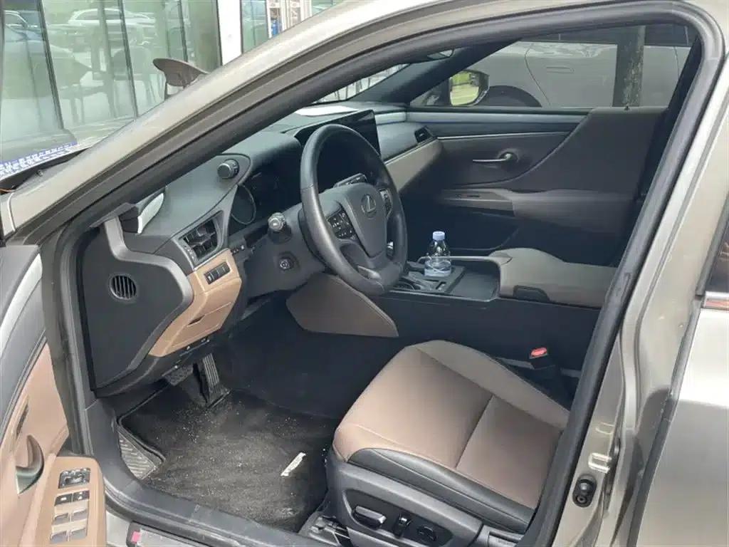 Lexus ES 2025 200 Premium Edition — миниатюра 6