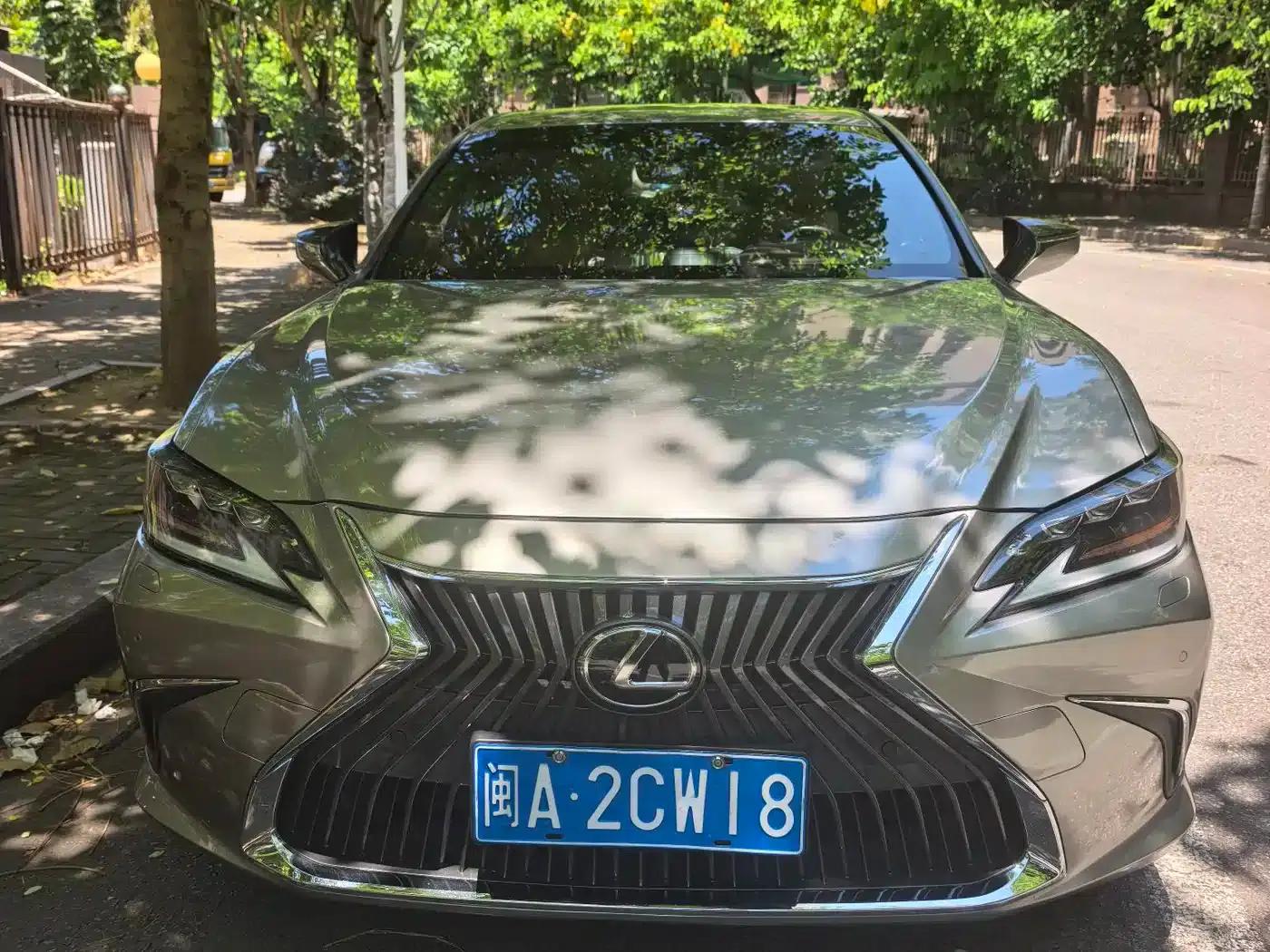Lexus ES 2020 300h Premium Edition — миниатюра 2