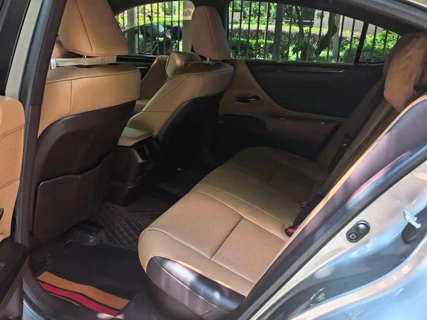 Lexus ES 2020 300h Premium Edition — миниатюра 15
