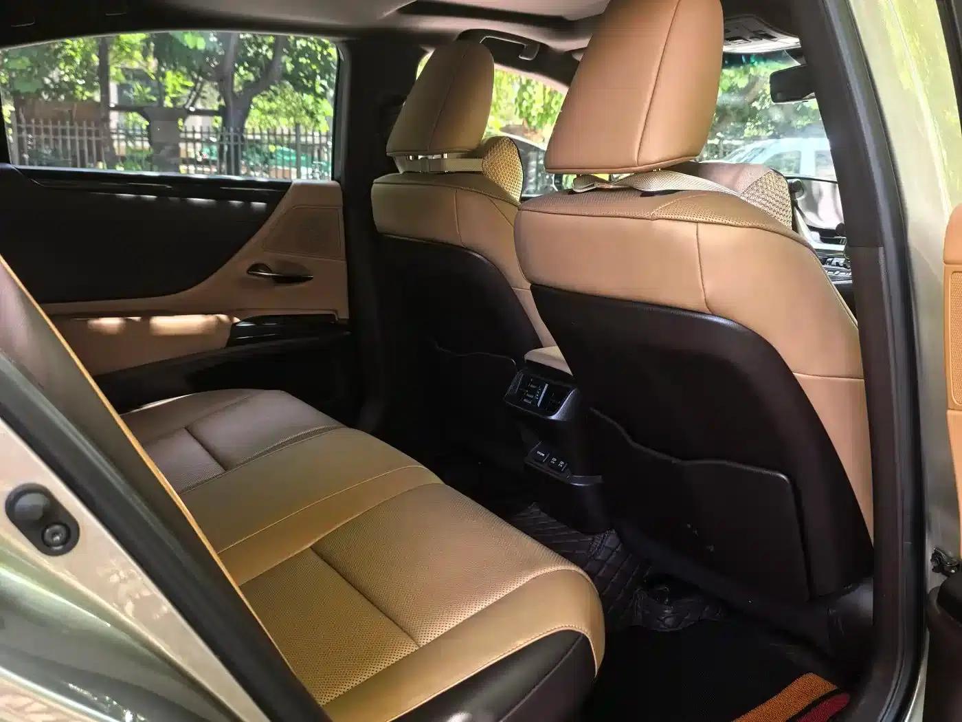 Lexus ES 2020 300h Premium Edition — миниатюра 5