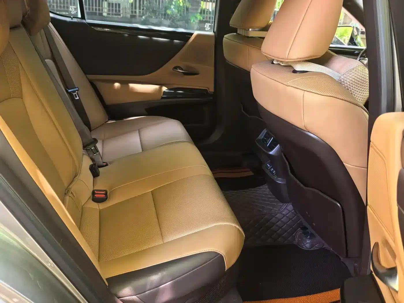 Lexus ES 2020 300h Premium Edition — миниатюра 9