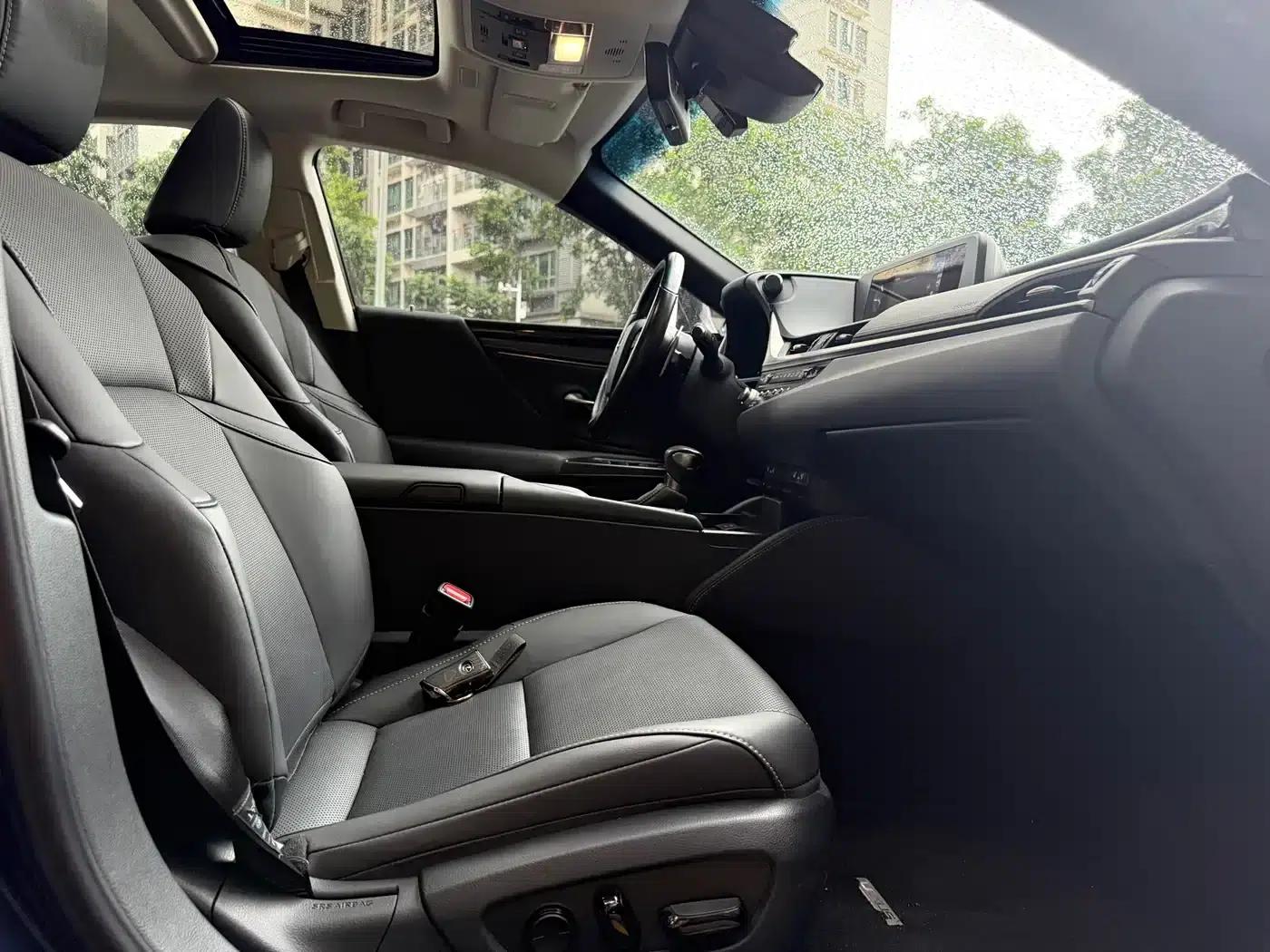 Lexus ES 2020 300h Premium Edition — миниатюра 8