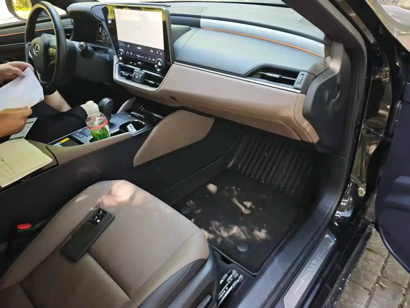 Lexus ES 2025 200 Premium Edition — миниатюра 4