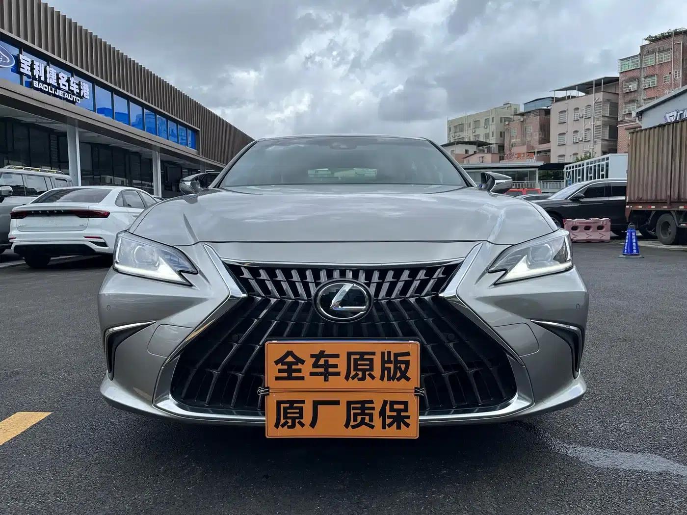Lexus ES 2023 200 Premium Edition — миниатюра 1