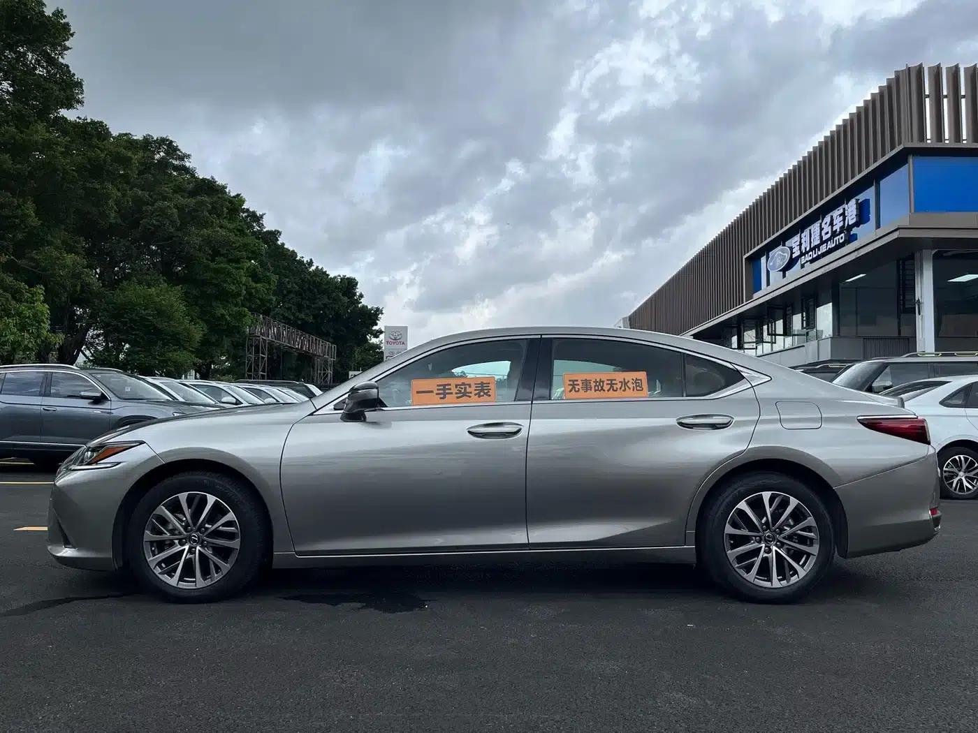 Lexus ES 2023 200 Premium Edition — миниатюра 3