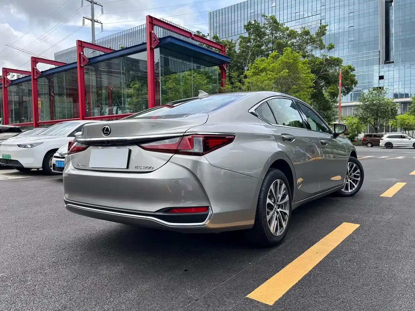 Lexus ES 2023 200 Premium Edition — миниатюра 6