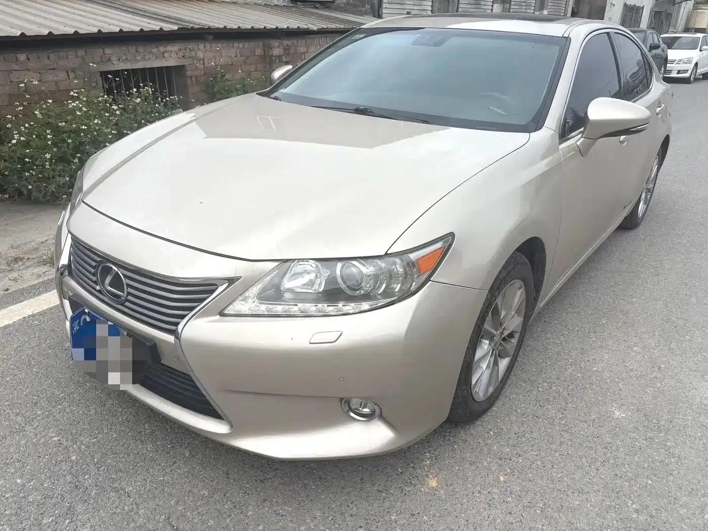 Lexus ES 2014 300h Elite Edition — миниатюра 1