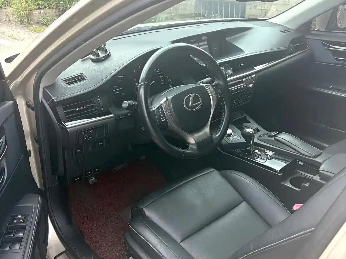 Lexus ES 2014 300h Elite Edition — миниатюра 3