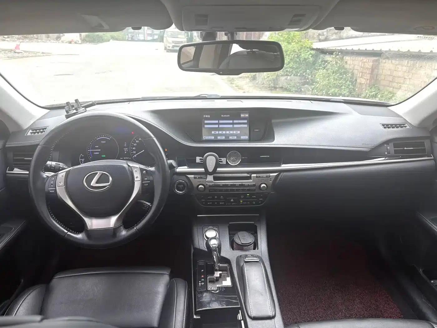 Lexus ES 2014 300h Elite Edition — миниатюра 5