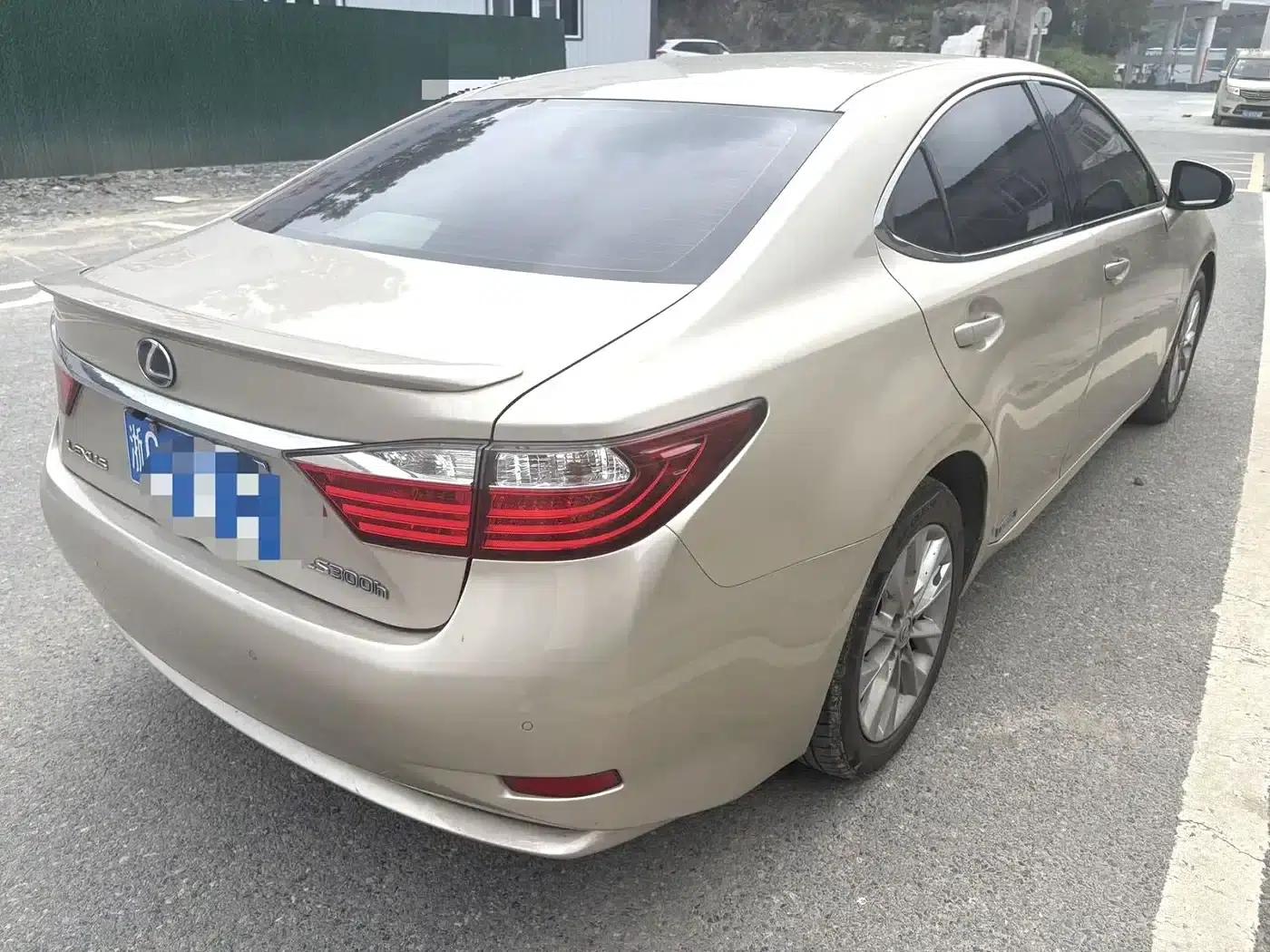 Lexus ES 2014 300h Elite Edition — миниатюра 9