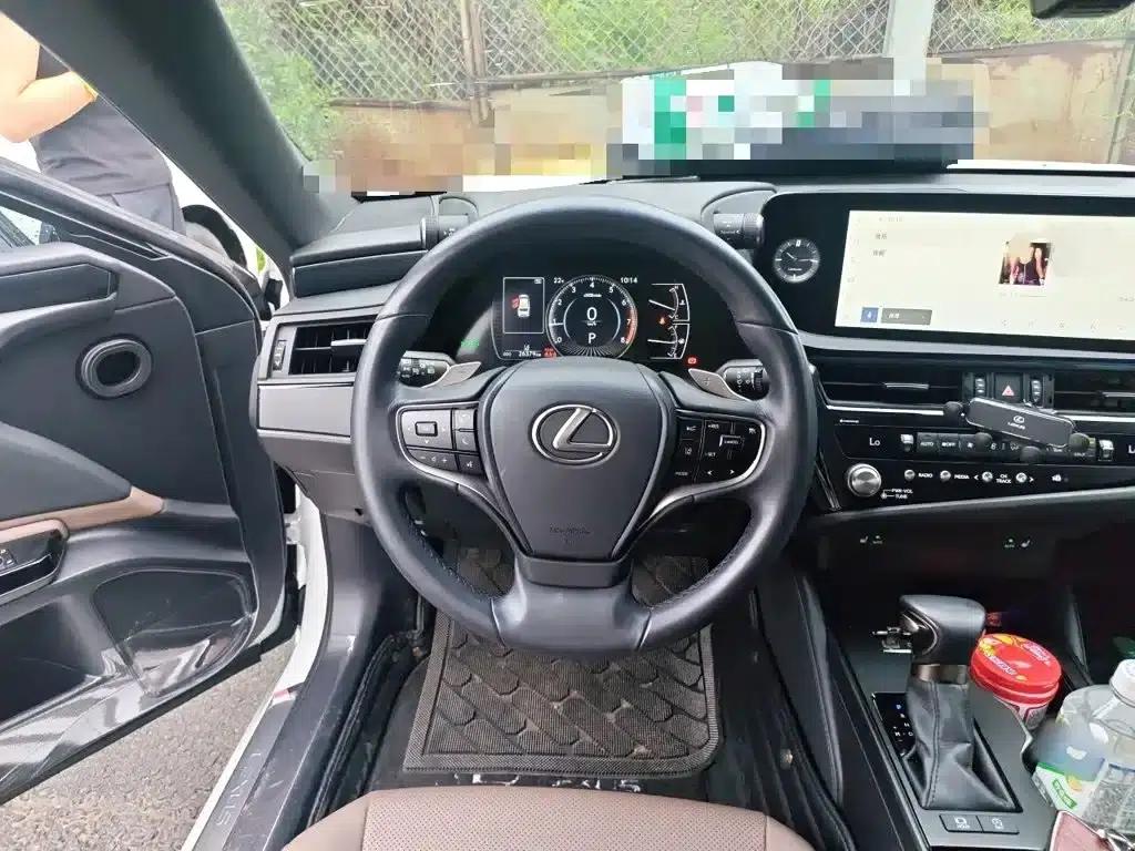 Lexus ES 2022 200 Premium Edition — миниатюра 3