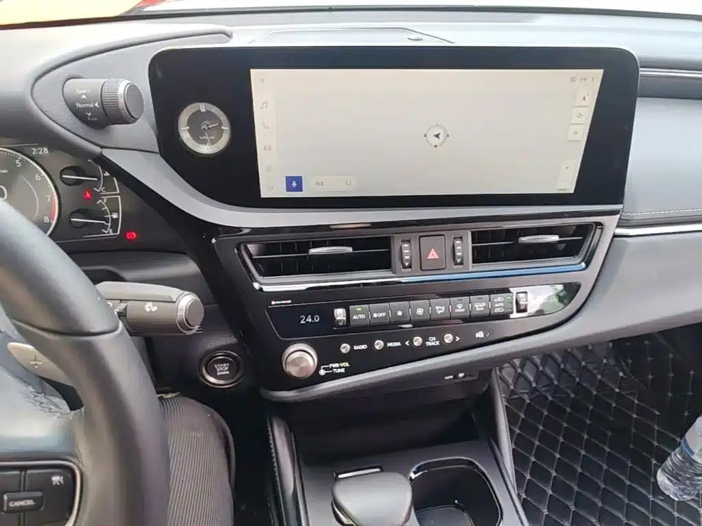 Lexus ES 2022 200 Premium Edition — миниатюра 13