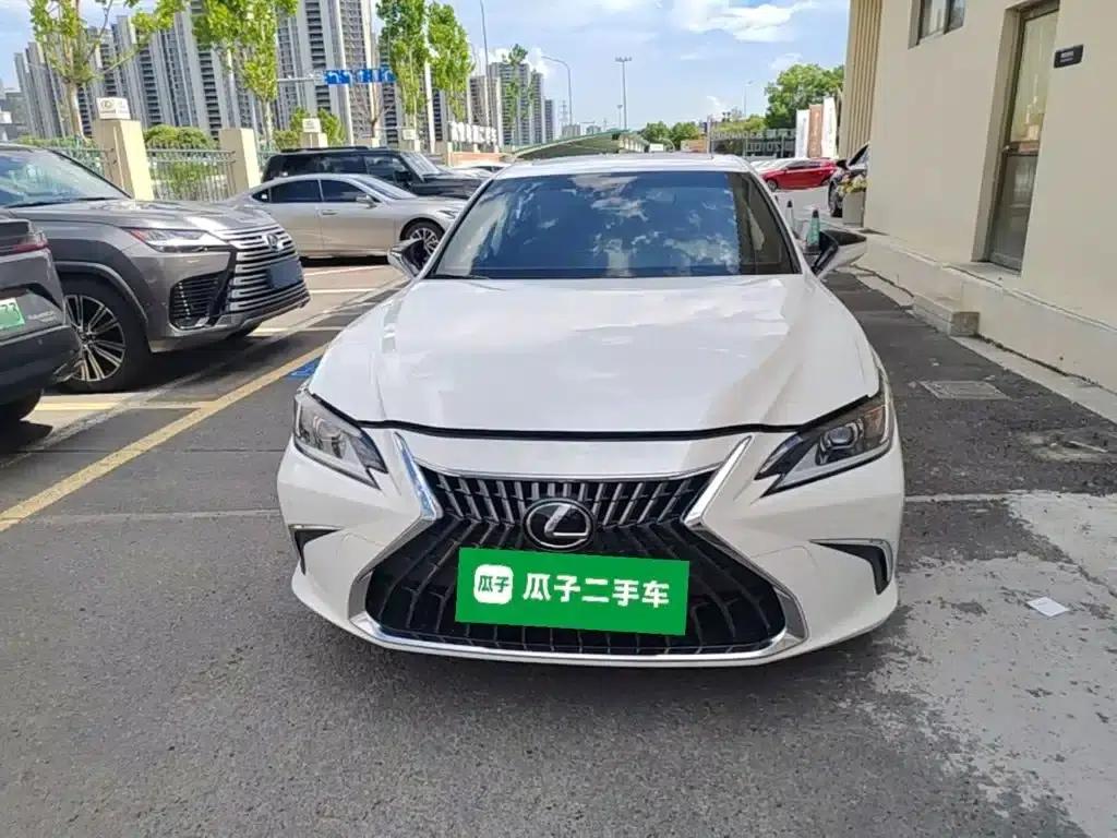 Lexus ES 2022 200 Premium Edition — миниатюра 3