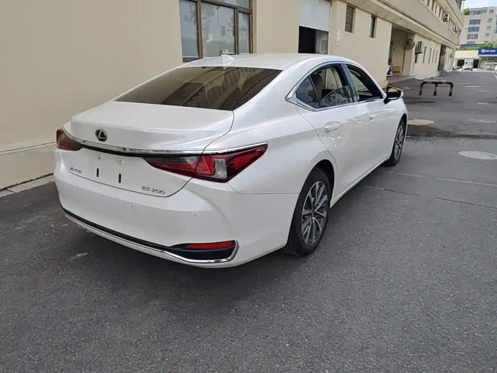 Lexus ES 2022 200 Premium Edition — миниатюра 7