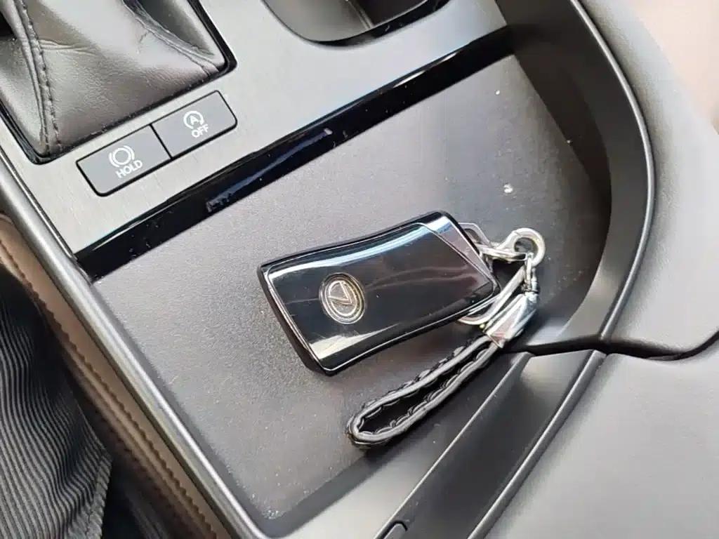 Lexus ES 2022 200 Premium Edition — миниатюра 9