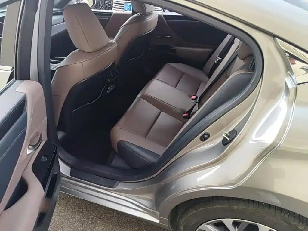 Lexus ES 2023 200 Premium Edition — миниатюра 17