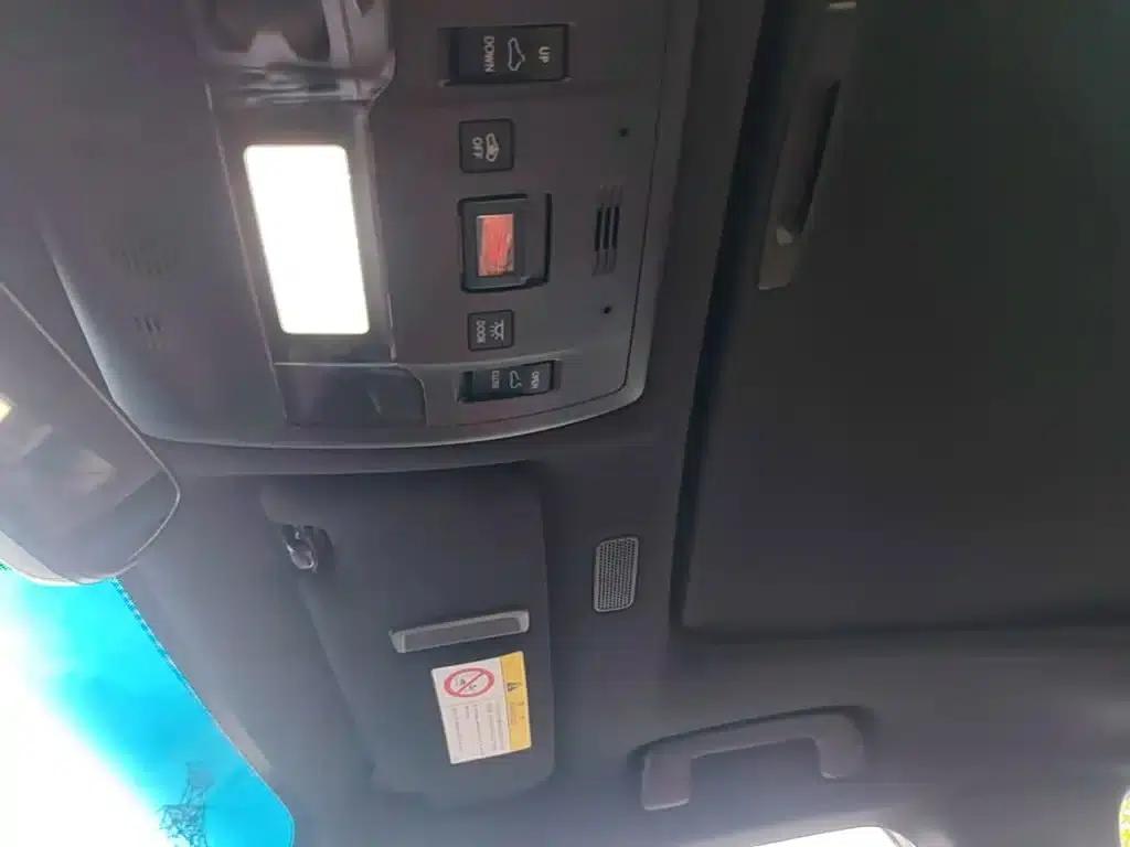 Lexus ES 2023 200 Premium Edition — миниатюра 18
