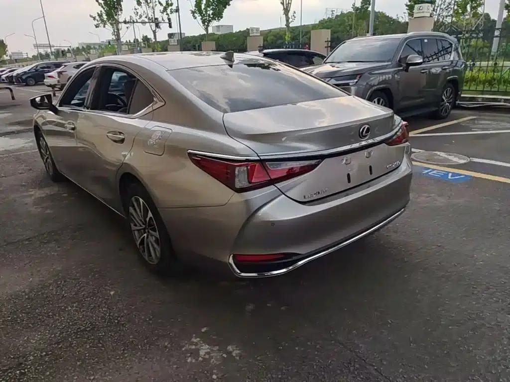 Lexus ES 2023 200 Premium Edition — миниатюра 5