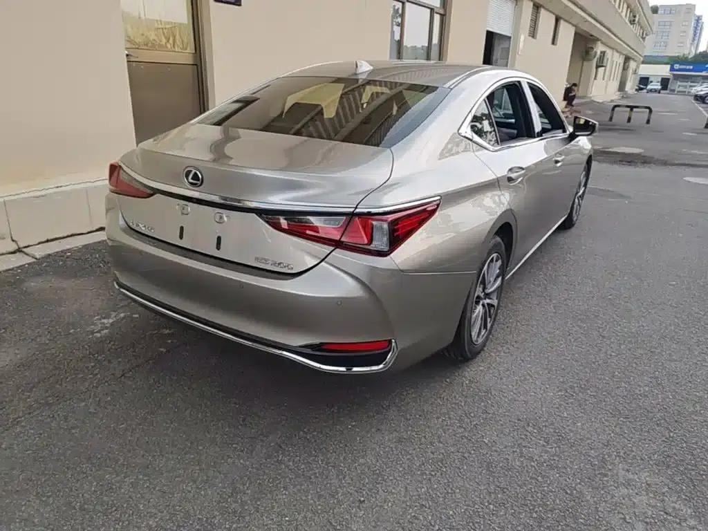 Lexus ES 2023 200 Premium Edition — миниатюра 7