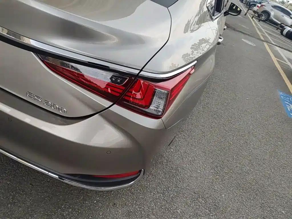 Lexus ES 2023 200 Premium Edition — миниатюра 8