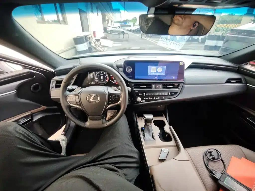 Lexus ES 2023 200 Premium Edition — миниатюра 10