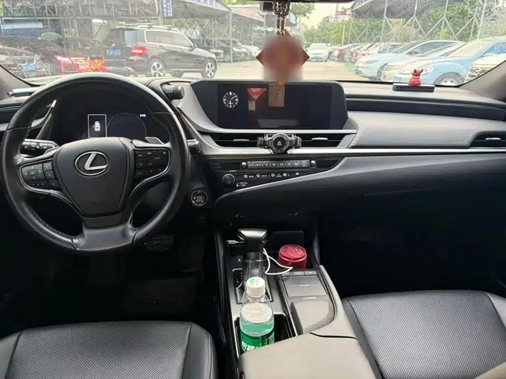 Lexus ES 2020 200 Excellence Edition — миниатюра 13