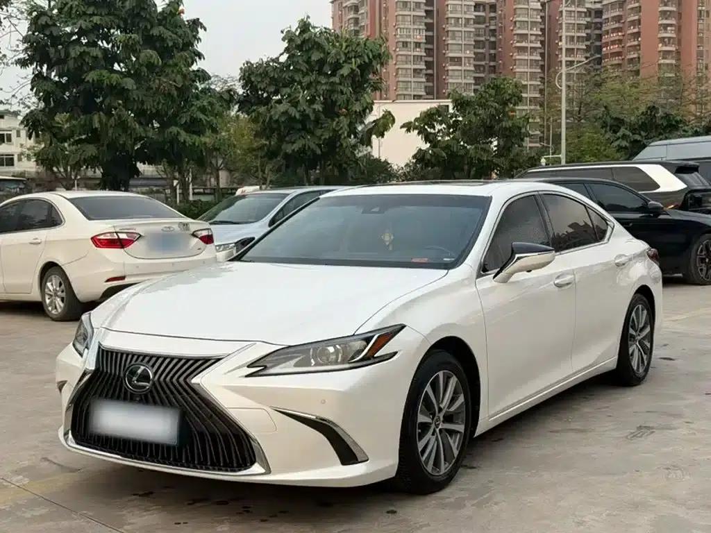 Lexus ES 2020 200 Excellence Edition — миниатюра 21