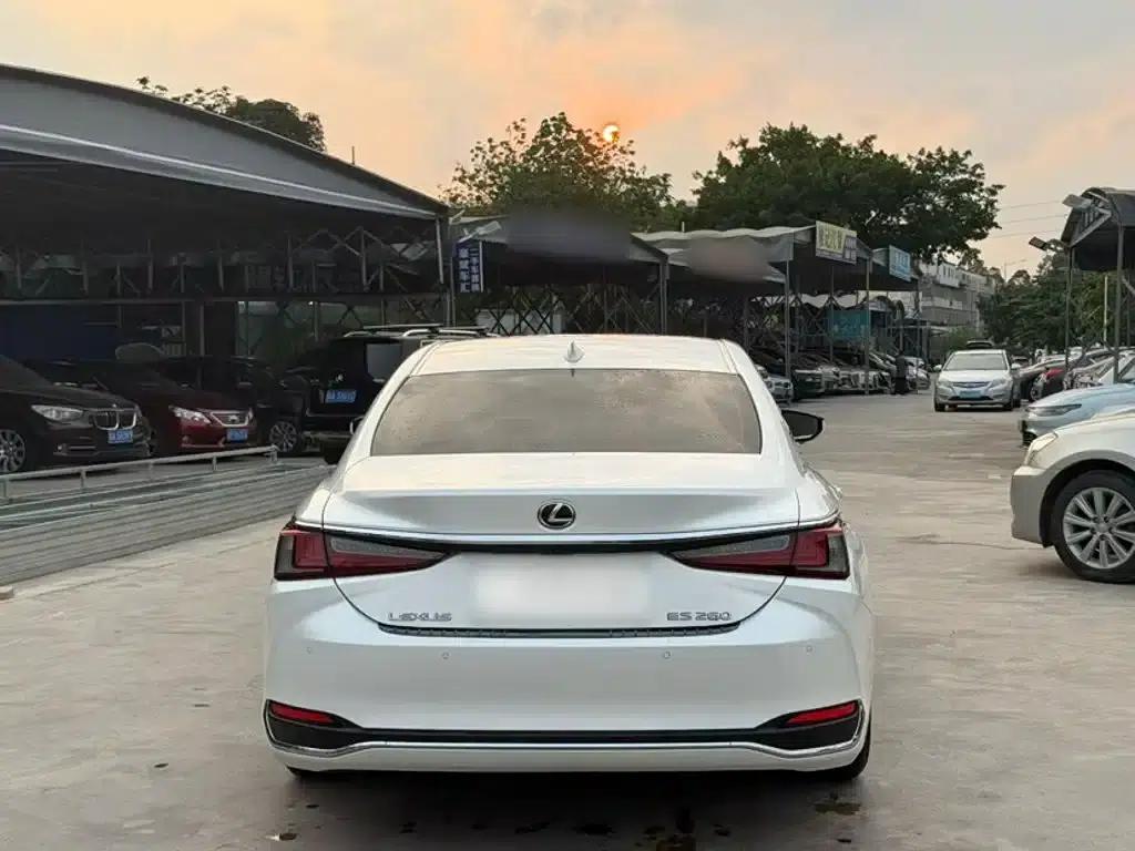 Lexus ES 2020 200 Excellence Edition — миниатюра 23