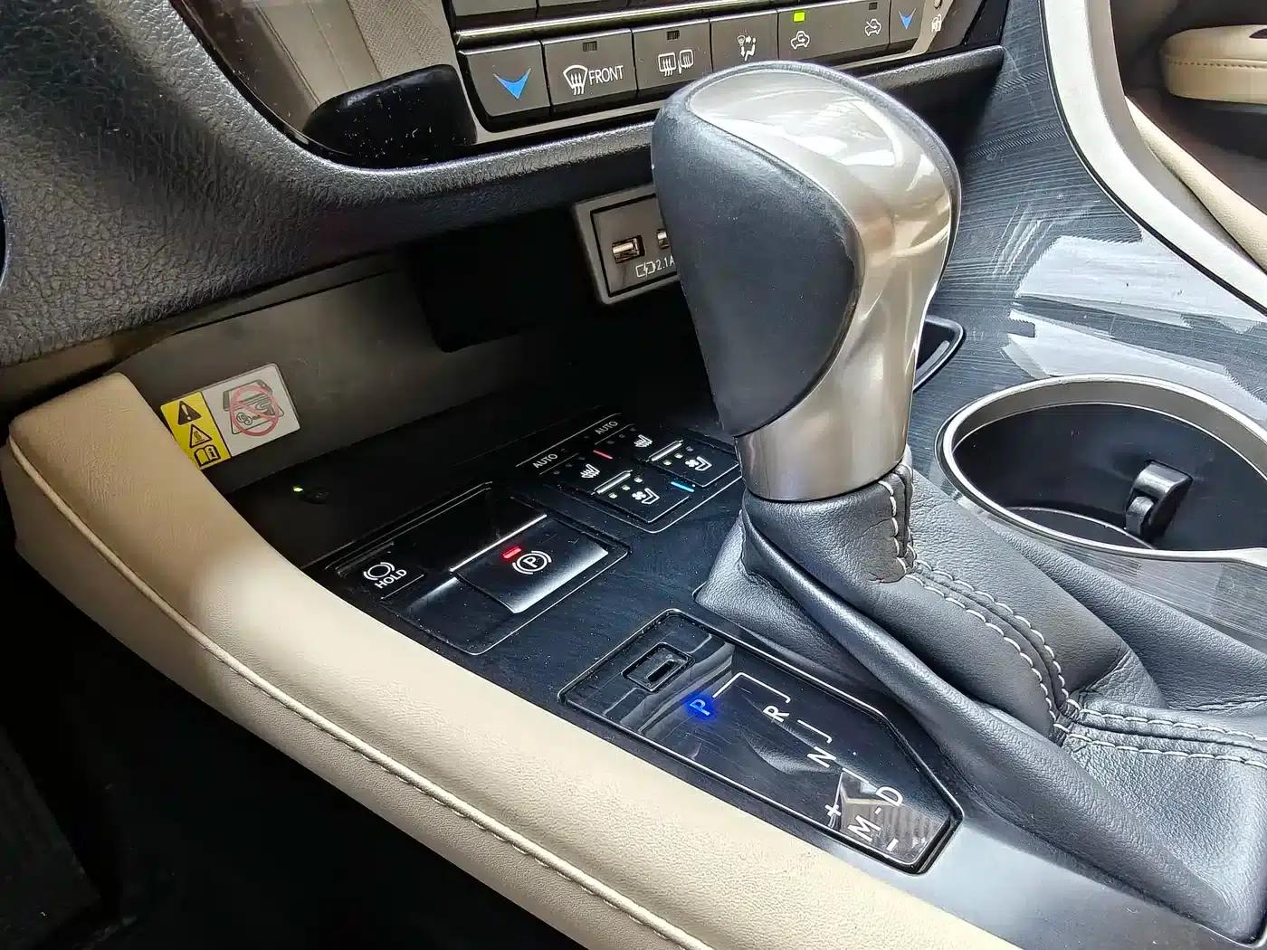 Lexus RX 2020 Facelift 300 2WD Comfort Edition — миниатюра 13