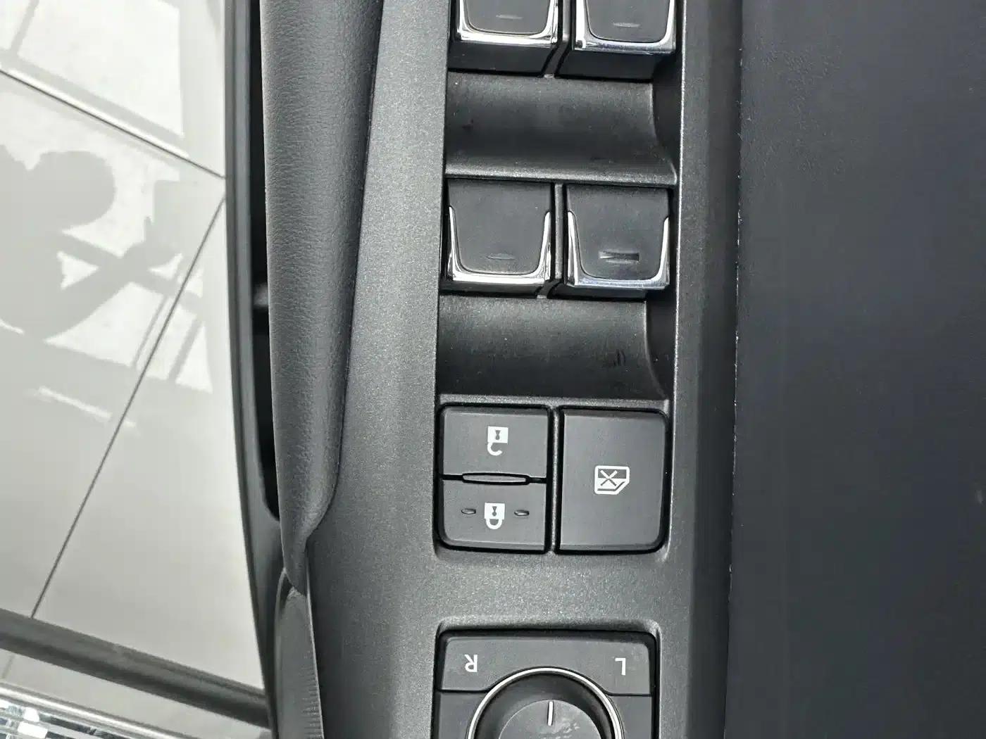 Lexus NX 2020 200 FWD Sport Edition (China V Emission Standard) — миниатюра 11