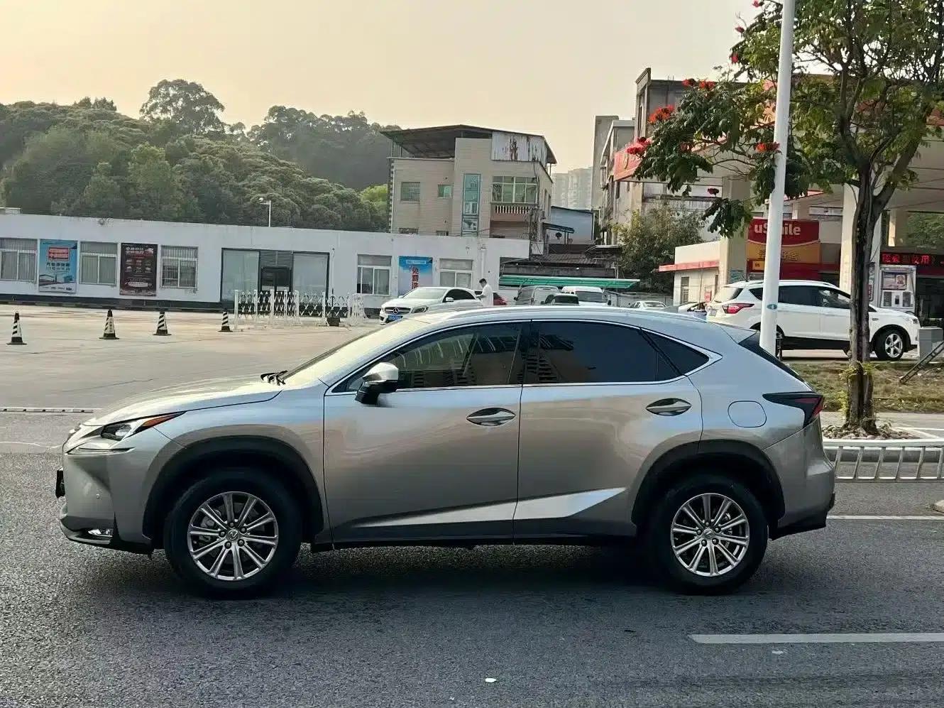 Lexus NX 2016 200 AWD Sport Edition — миниатюра 3