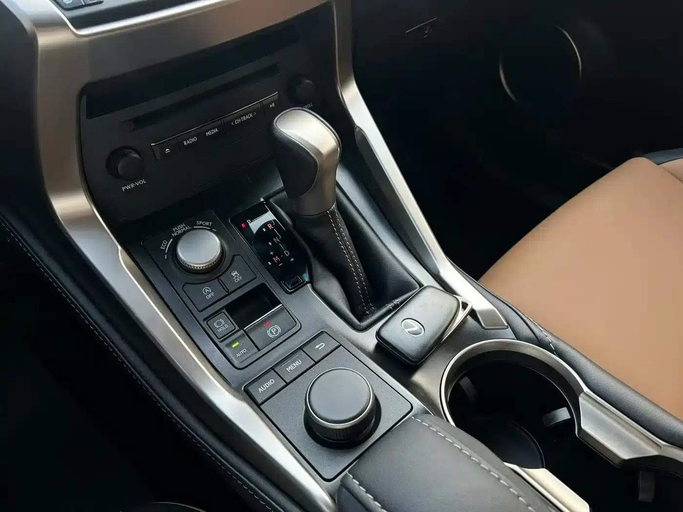 Lexus NX 2016 200 AWD Sport Edition — миниатюра 7