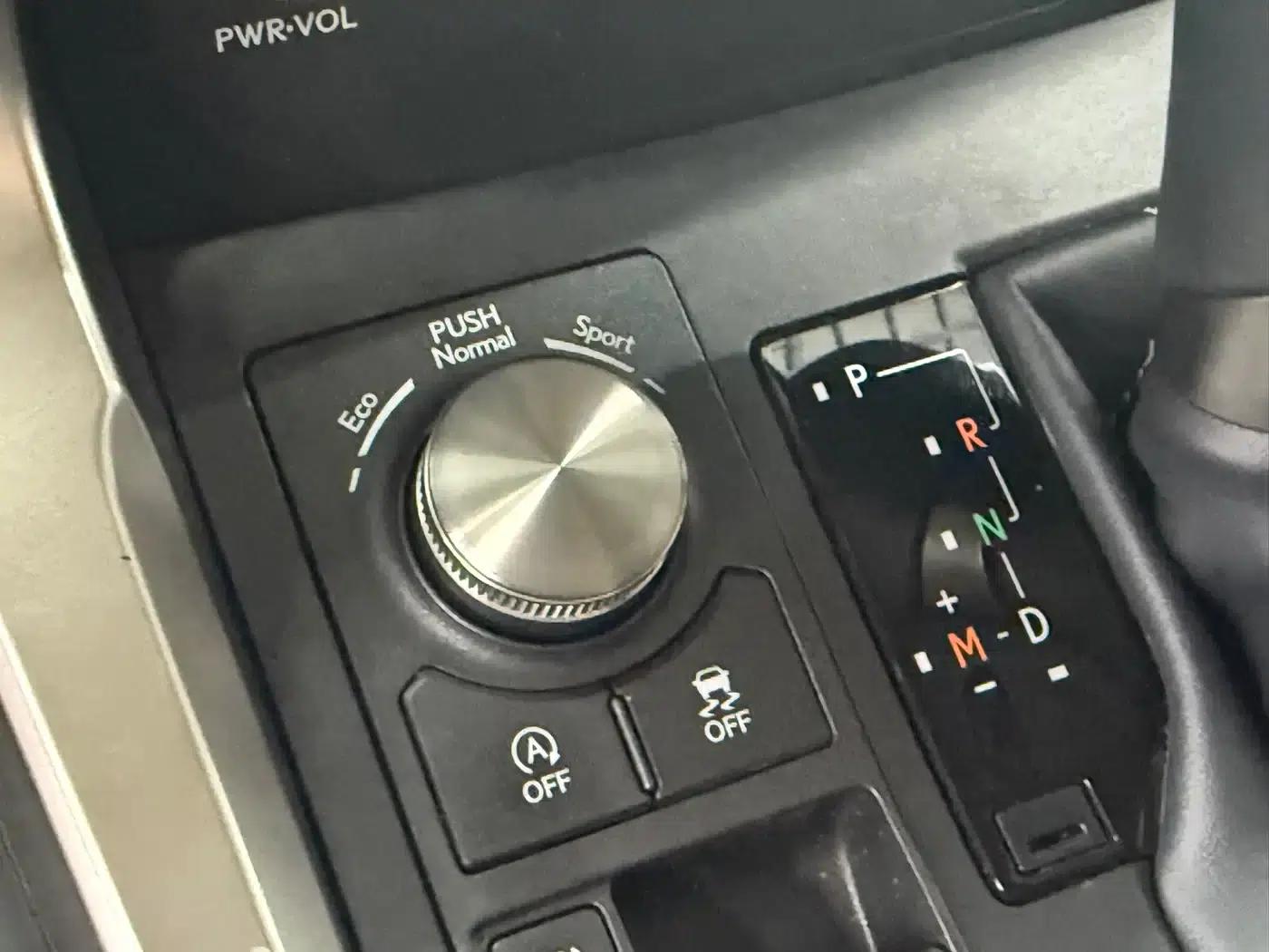 Lexus NX 2020 200 FWD Sport Edition (China VI Emission Standard) — миниатюра 11