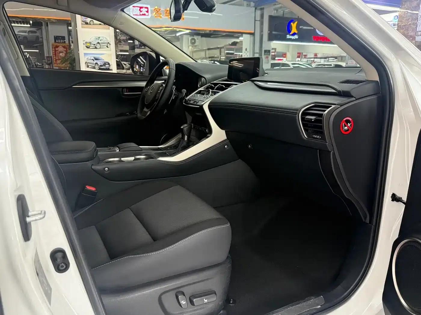 Lexus NX 2020 200 FWD Sport Edition (China VI Emission Standard) — миниатюра 14