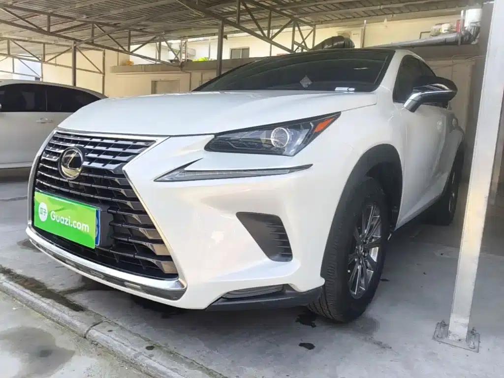 Lexus NX 2017 200 AWD Sport Edition — миниатюра 1