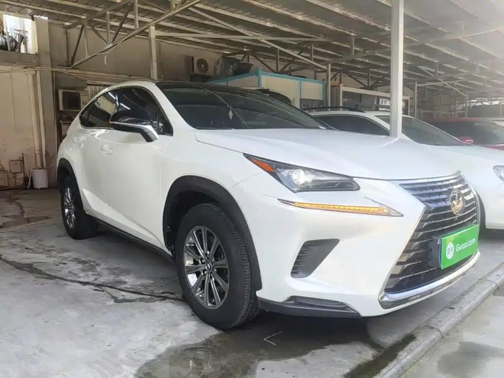 Lexus NX 2017 200 AWD Sport Edition — миниатюра 4