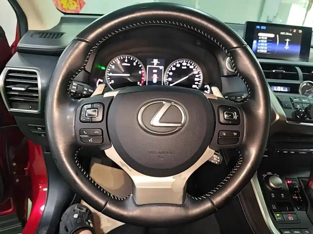 Lexus NX 2015 200t AWD Sport Edition — миниатюра 11