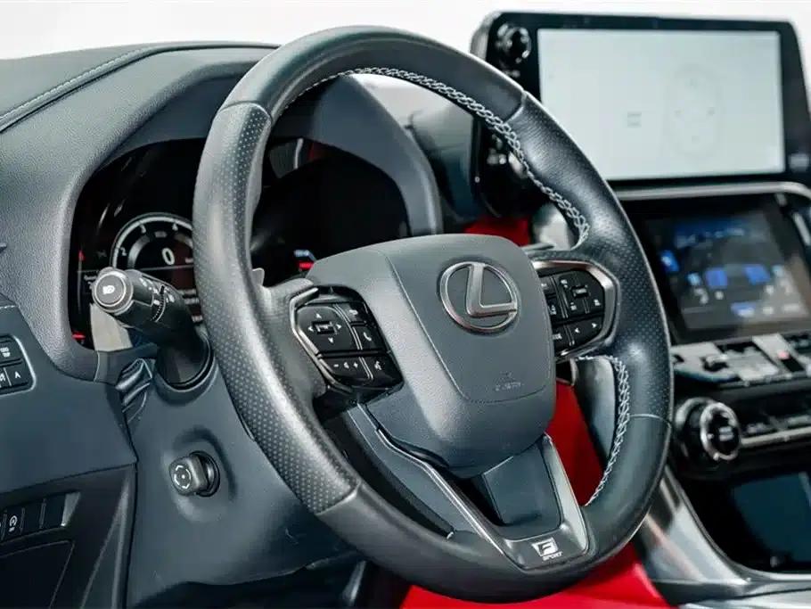 2025 Lexus LX 600 (Canadian version) — миниатюра 9