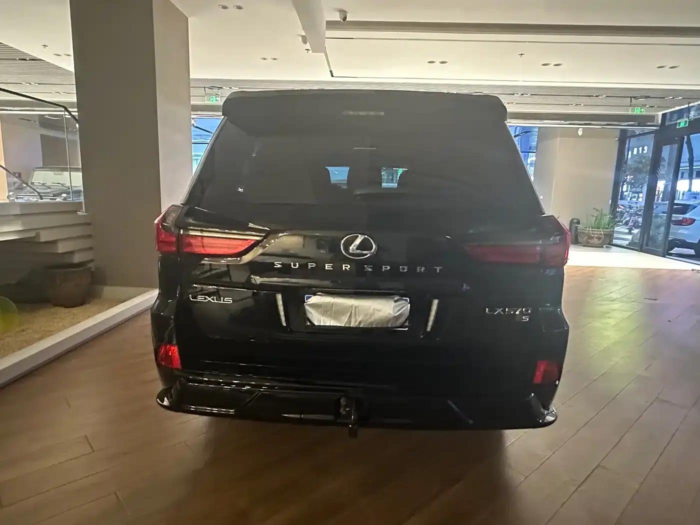 2015 Lexus LX570 Middle East Edition — миниатюра 5