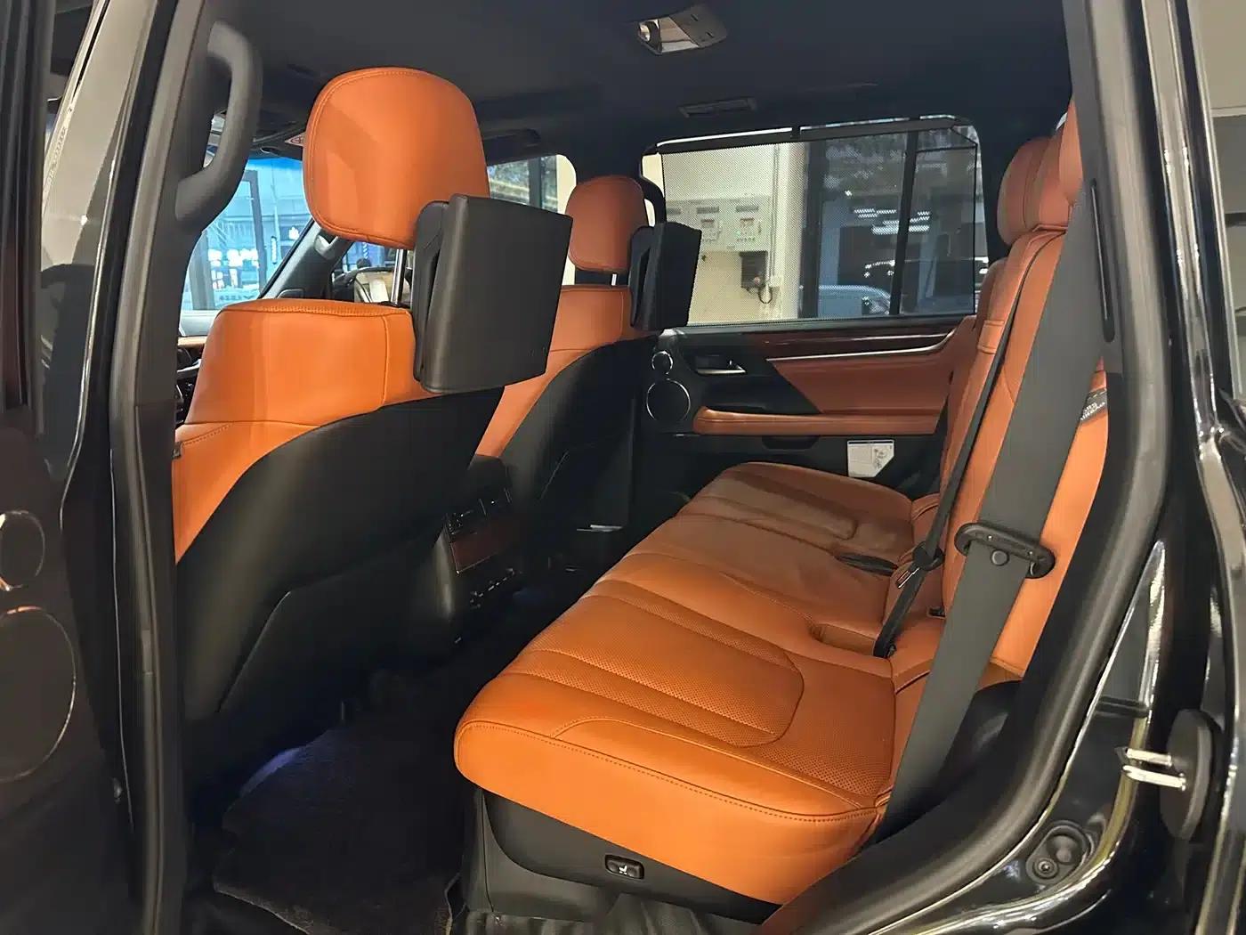 2015 Lexus LX570 Middle East Edition — миниатюра 8