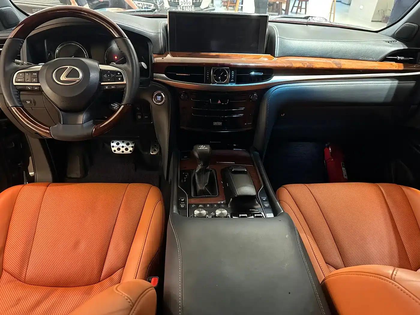 2015 Lexus LX570 Middle East Edition — миниатюра 9