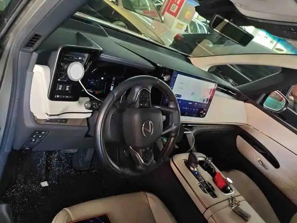 Lexus LM 2023 350h 7-Seat Elegant Edition — миниатюра 2