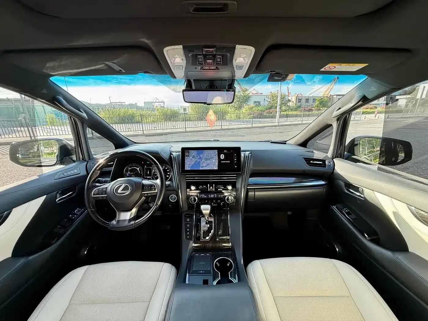 Lexus LM 2020 300h Four-Seat Executive Edition — миниатюра 9