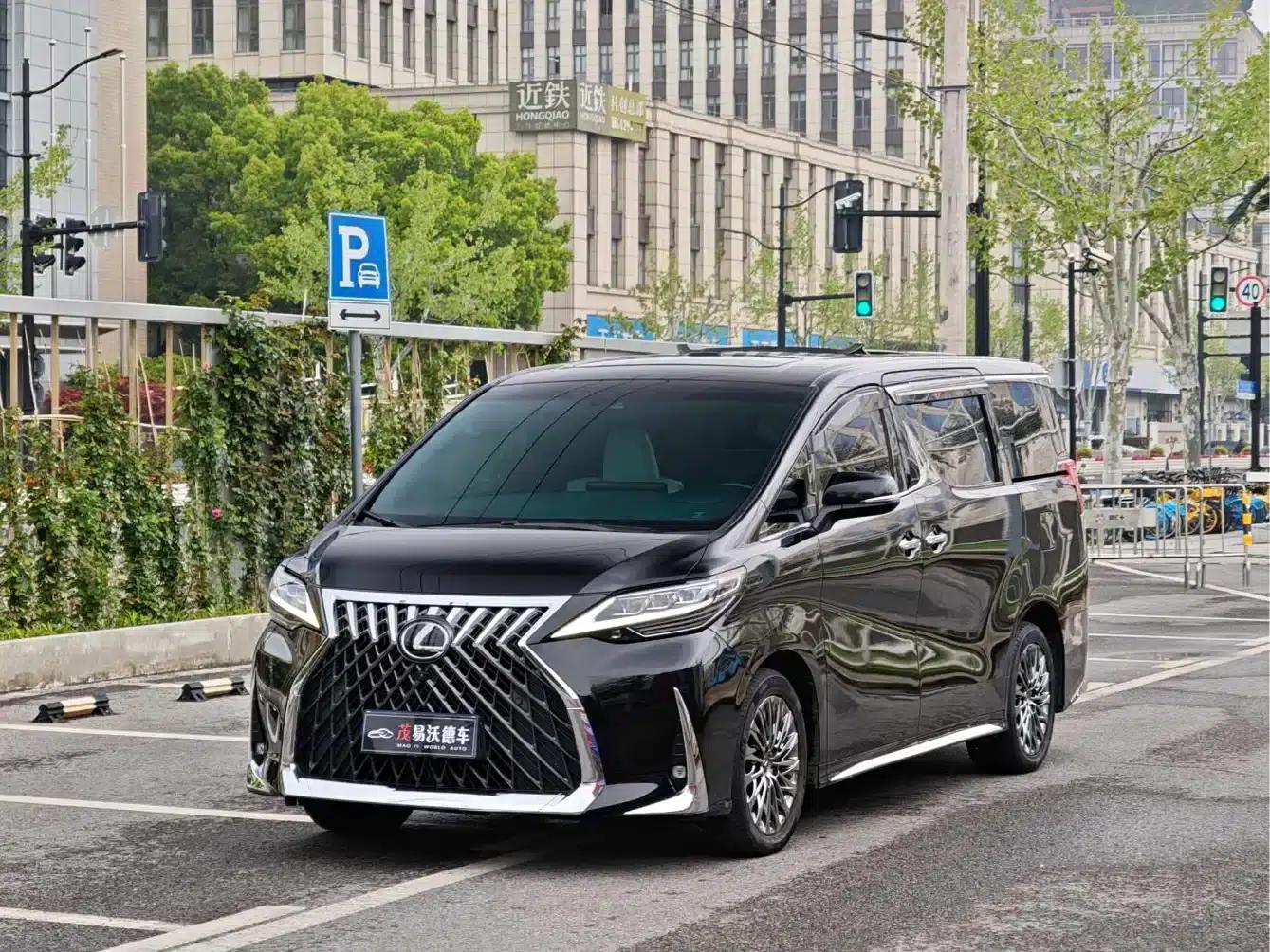 Lexus LM 2022 350h — миниатюра 1